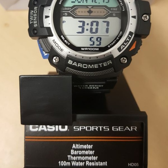 Casio Sports Gear Altimeter Barometer Watch - Picture 7 of 8